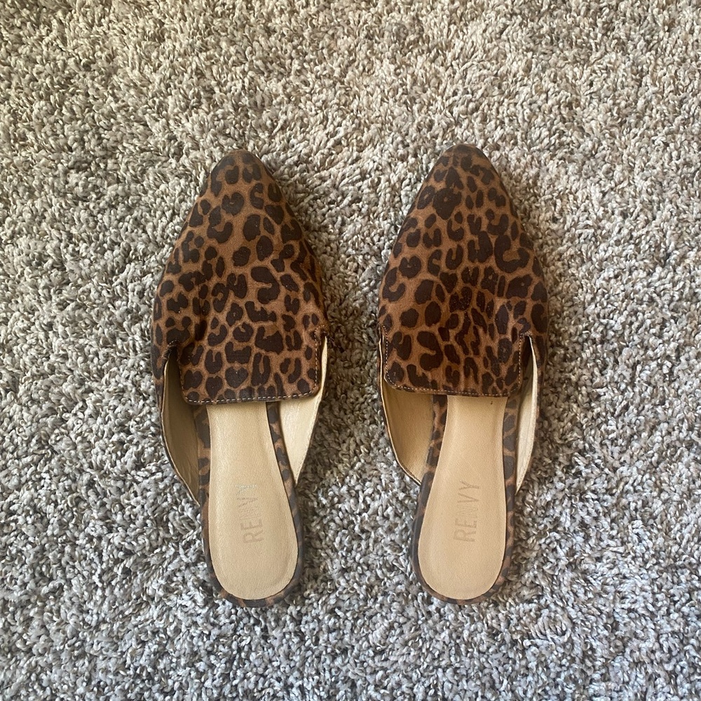 Leopard mules